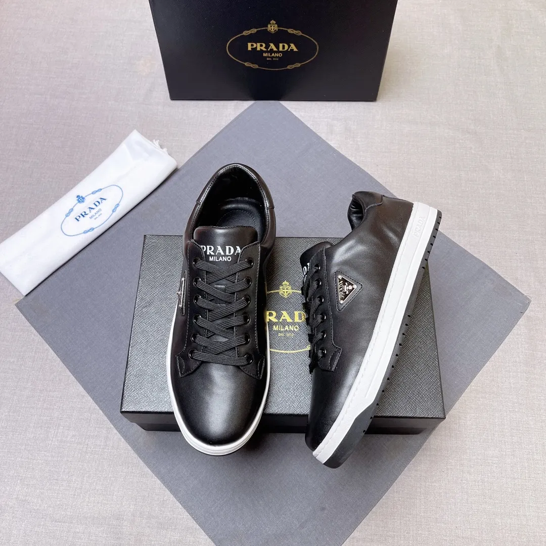 P380 Prada Prada's new men's leather sneakers, the highest version on the market, any comparison is welcome🆚! The original leather has excellent texture and is super high-end! Fetal sheep net lining imported from Italy, removable pad! Luxurious materials and fine workmanship, highly recommended! Code number 38-45 No. 058